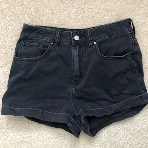 black jean shorts